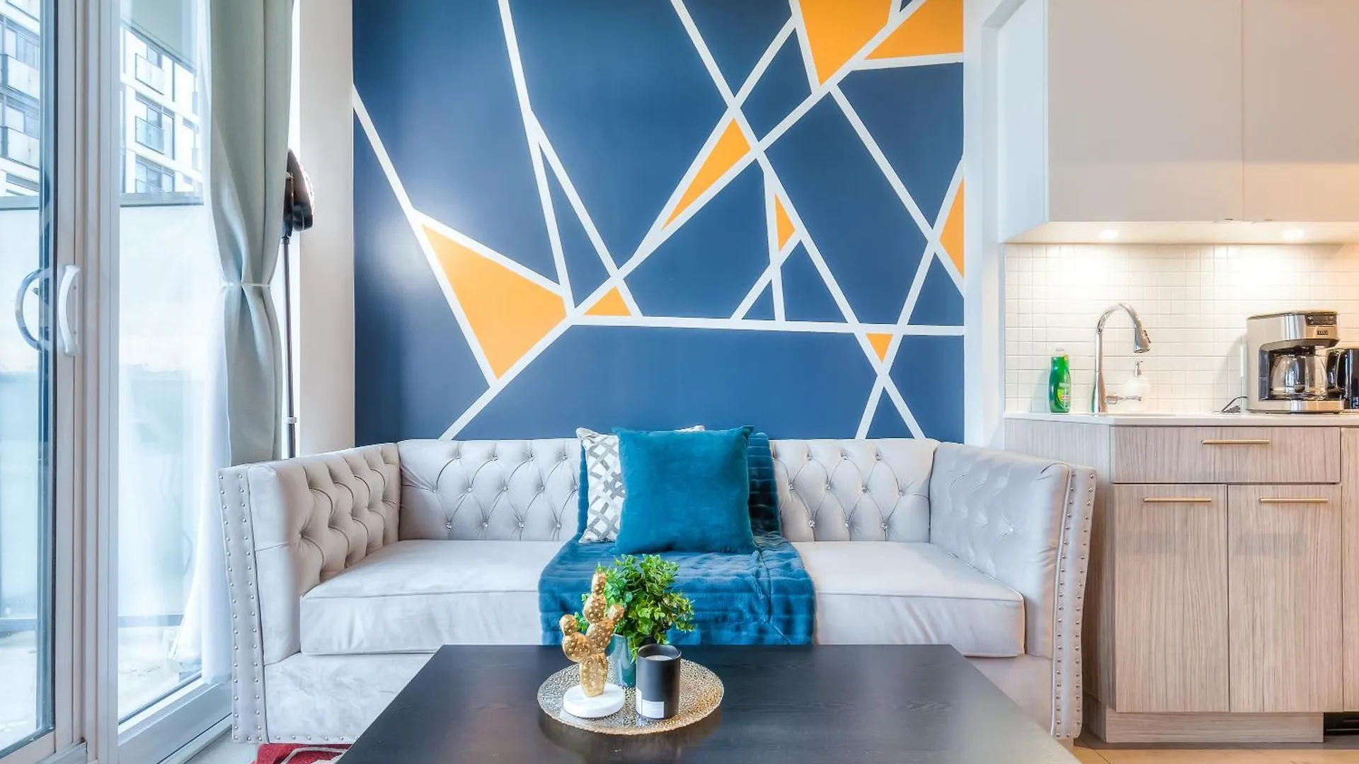 Jarvis Apartment Canada