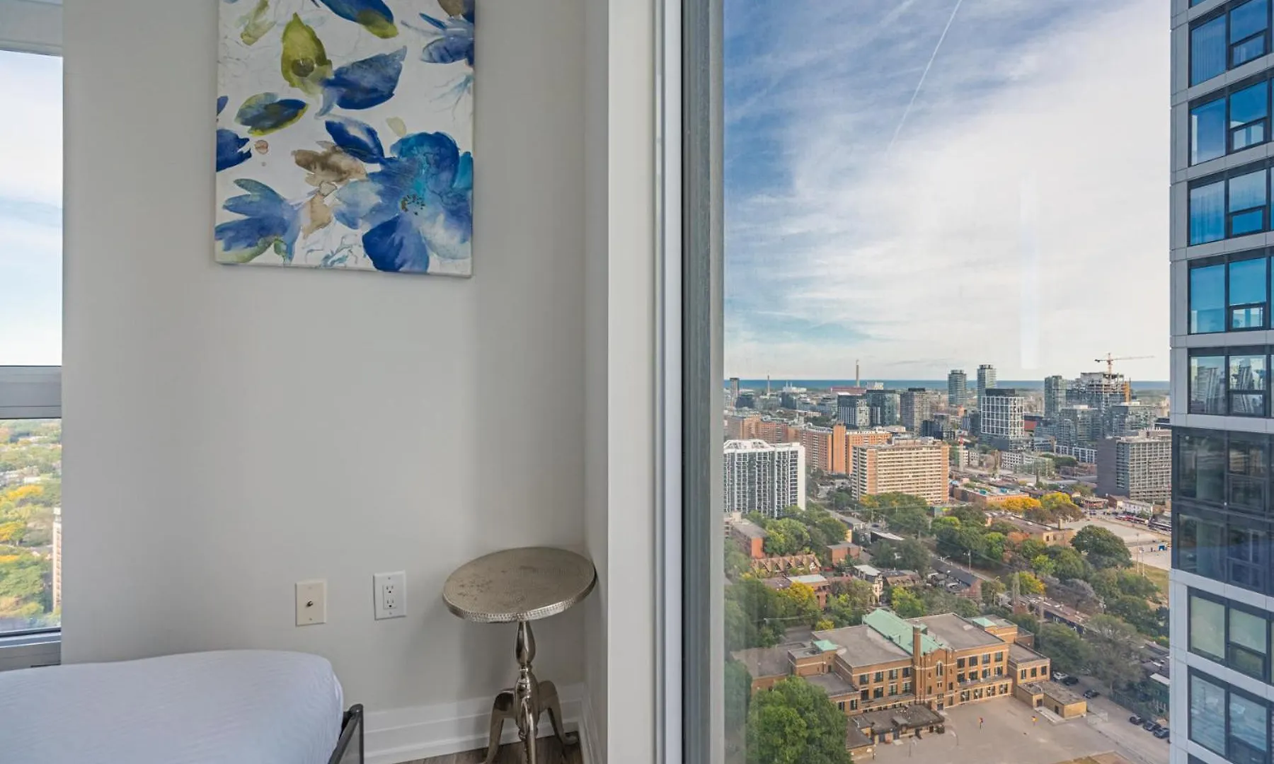 Jarvis Apartment 2*, Toronto Canada
