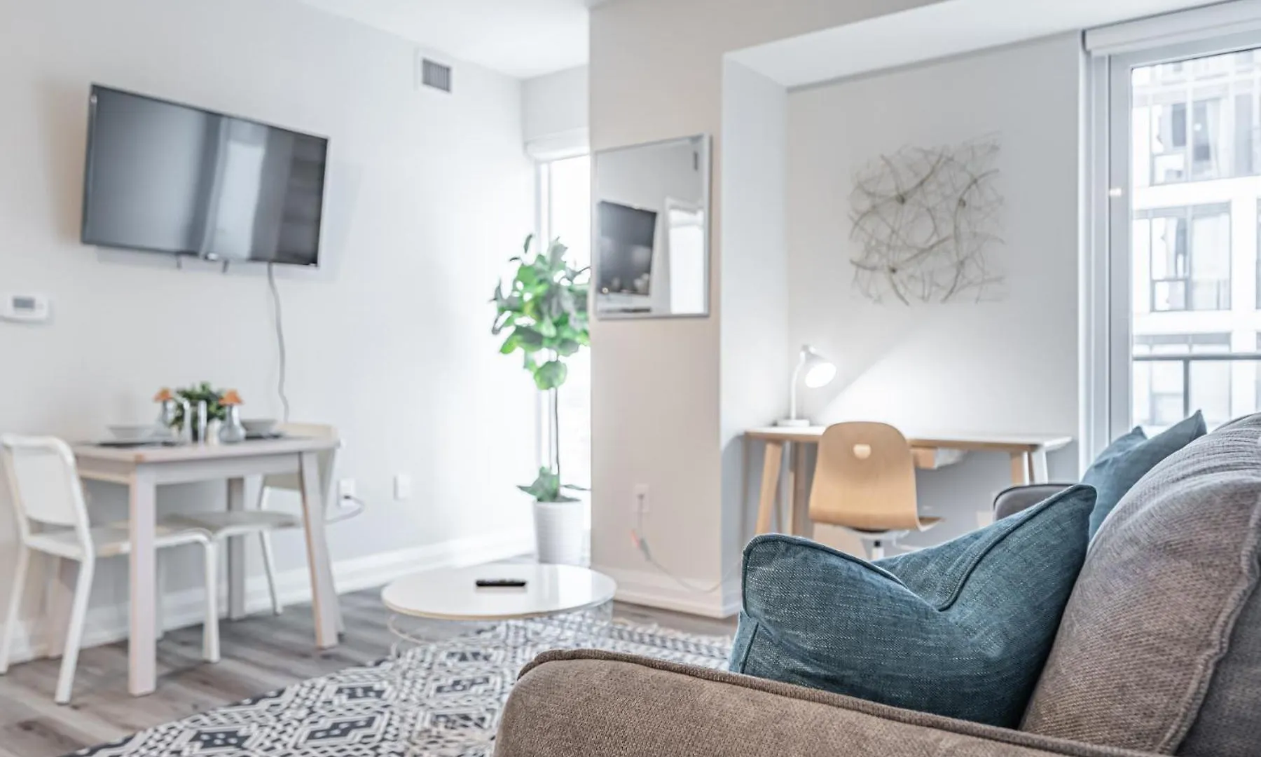 Jarvis Apartment 2*, Toronto Canada